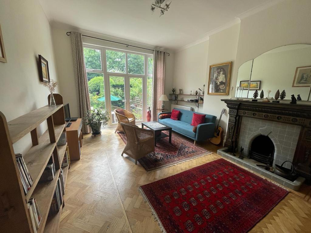 Spacious Holiday Home! London Eksteriør billede